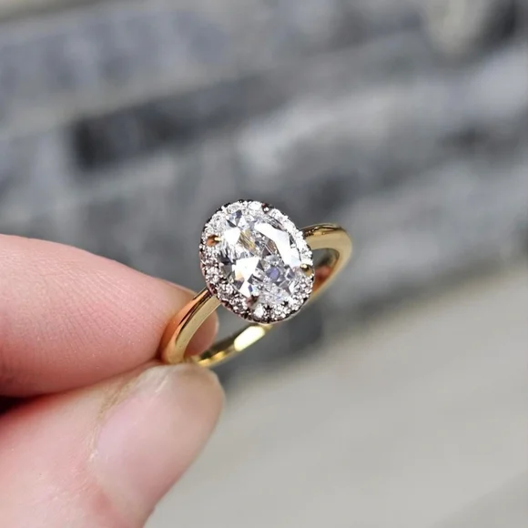 Classic Oval Halo Zirconia Glam Ring - Picture 3 of 8